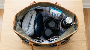 5 objets que je glisse toujours en cabine pour survivre