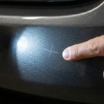 Location auto : les rayures invisibles à noter à la prise